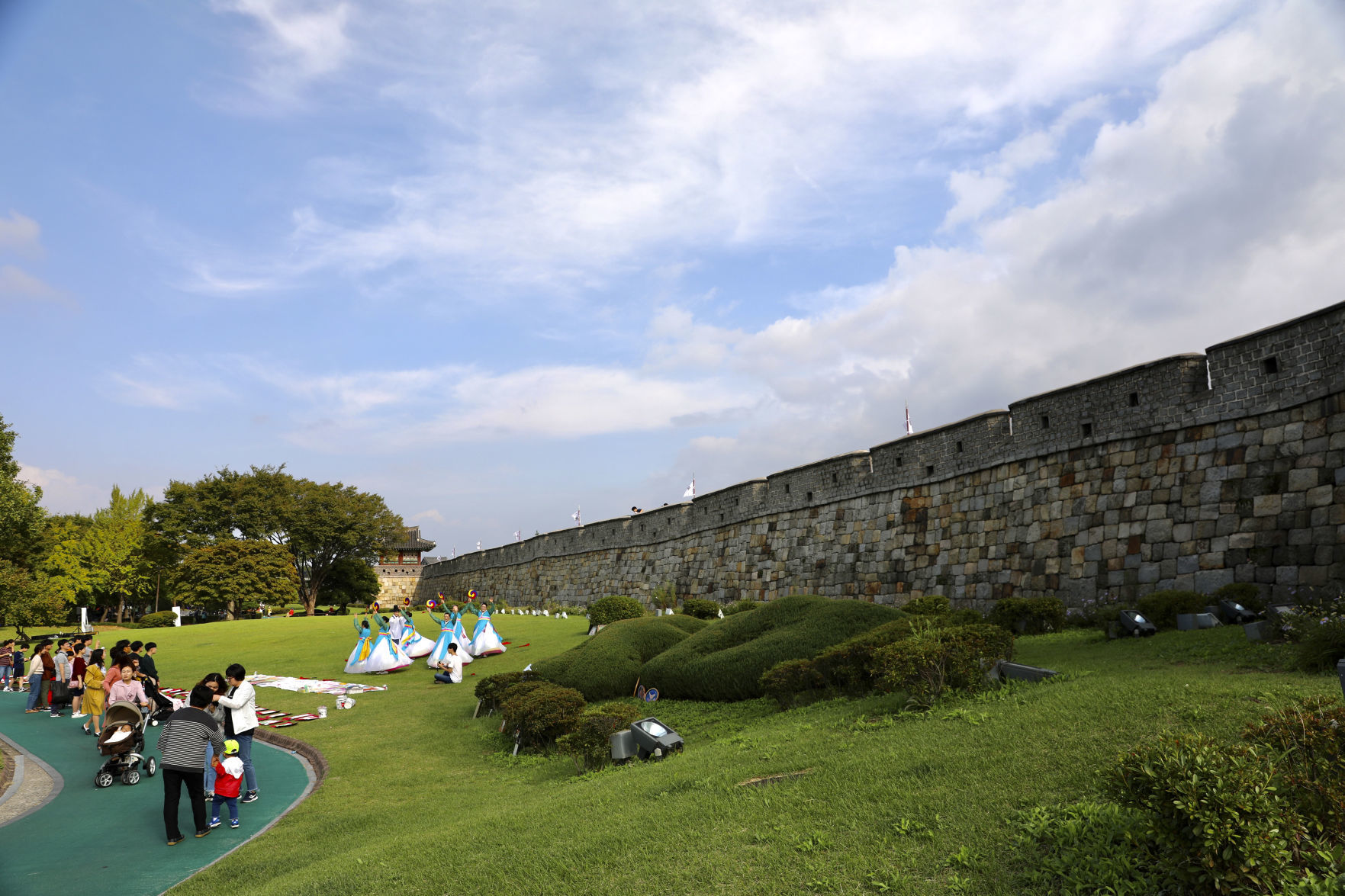 110419SouthKorea07YON.jpg